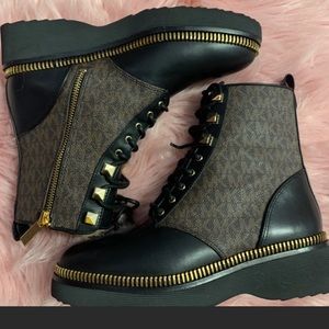 Beautiful brown and gold, Michael Kors